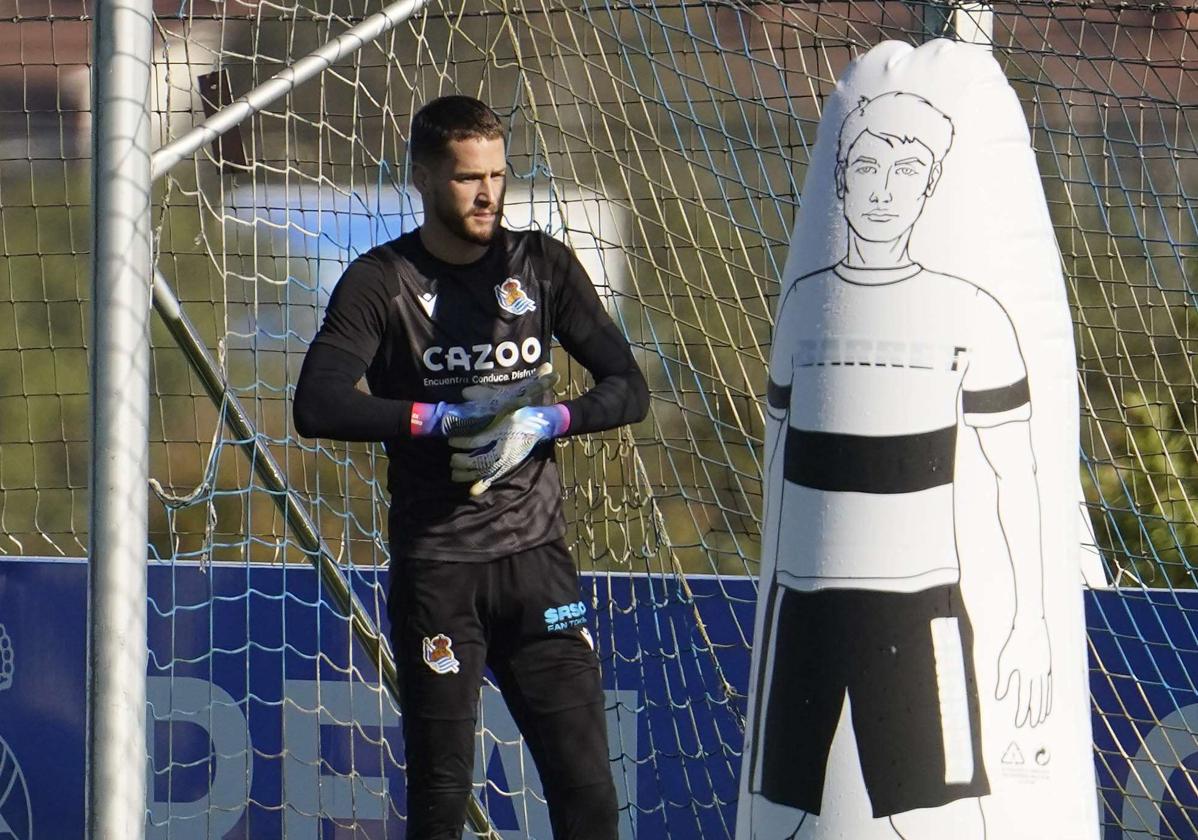 Remiro dice que acabar en la Europa League no sería un premio menor