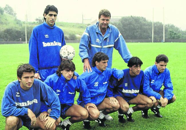 Histórica imagen con Yubero, Toshack, Imaz, Alkiza, Guruzeta, Imanol y Luis Pérez en el año 1992.