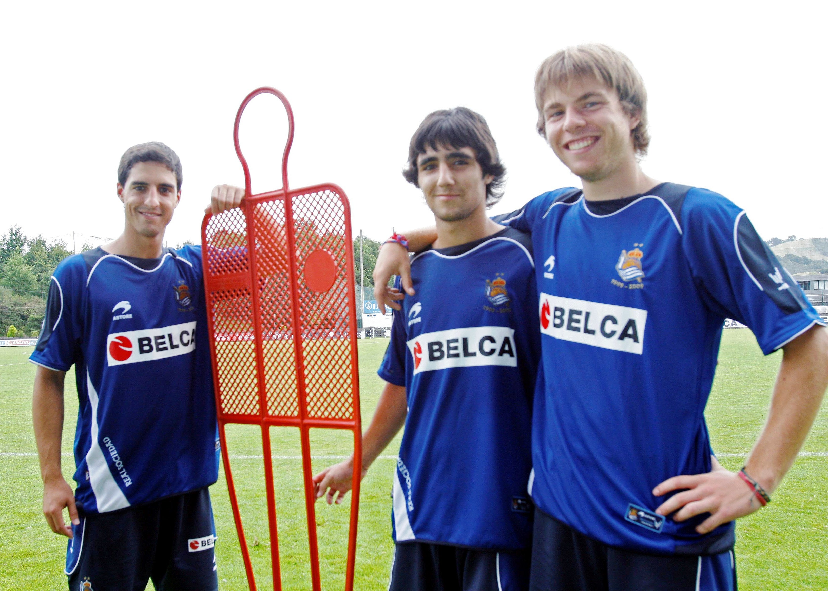 2009: Arkaitz Pérez, Alain Eizmendi y Asier Illarramendi hacen la pretemporada con el primer equipo