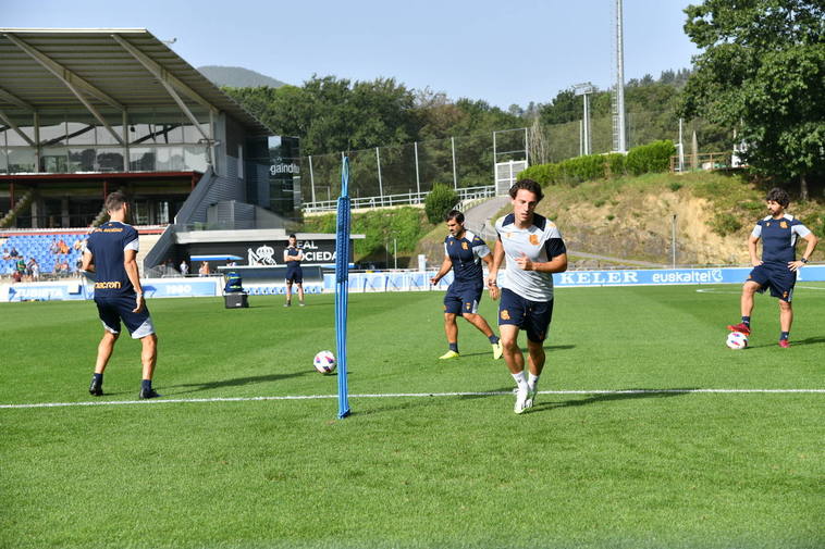 Entreno a puerta abierta en Zubieta