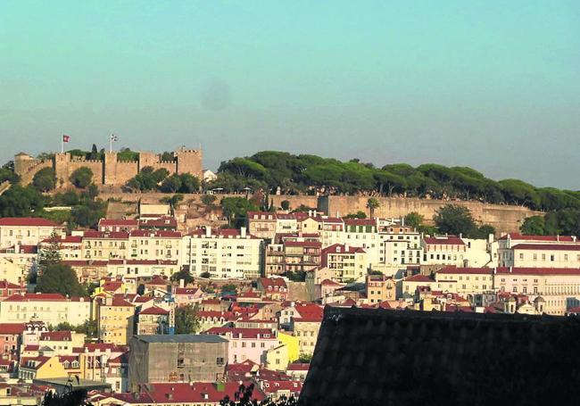 Vista de Lisboa desde San Pedro de Alcántara.