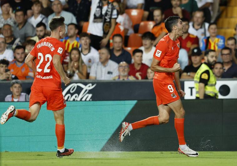 El gol de Carlos Fernández da la victoria a la Real y se afianza en Europa