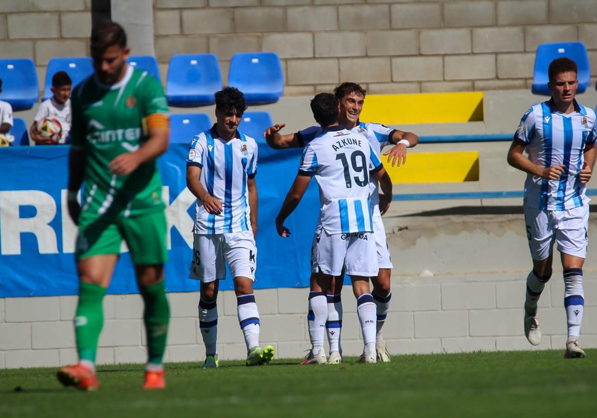 Mikel Goti sonríe tras marcar el gol del triunfo del Sanse en Cornellá.