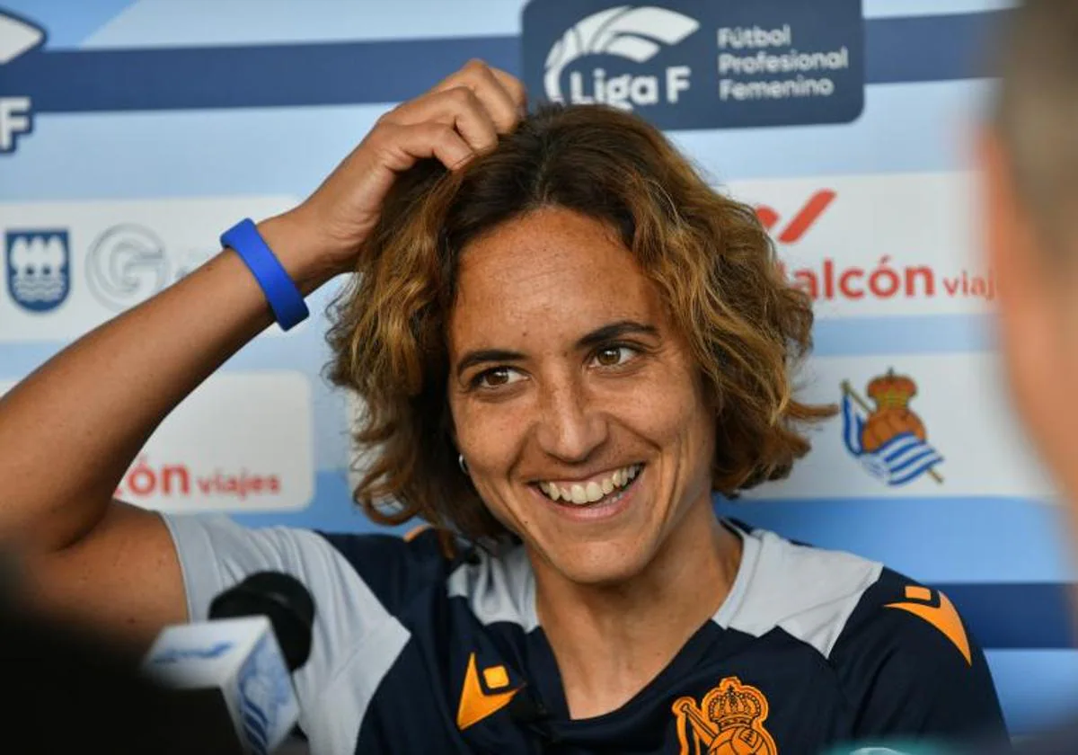 Natalia Arroyo, entrenadora de la Real Sociedad.