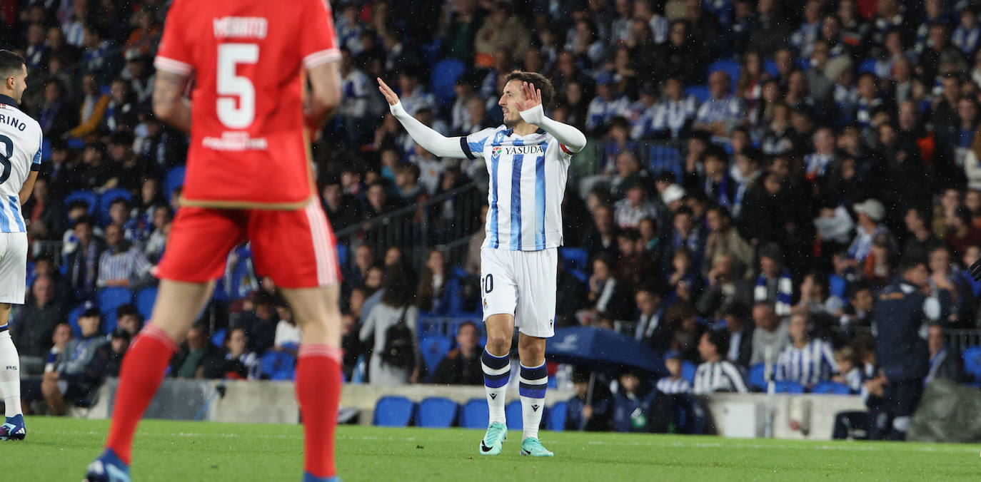 La mejores imágenes del Real Sociedad - Benfica