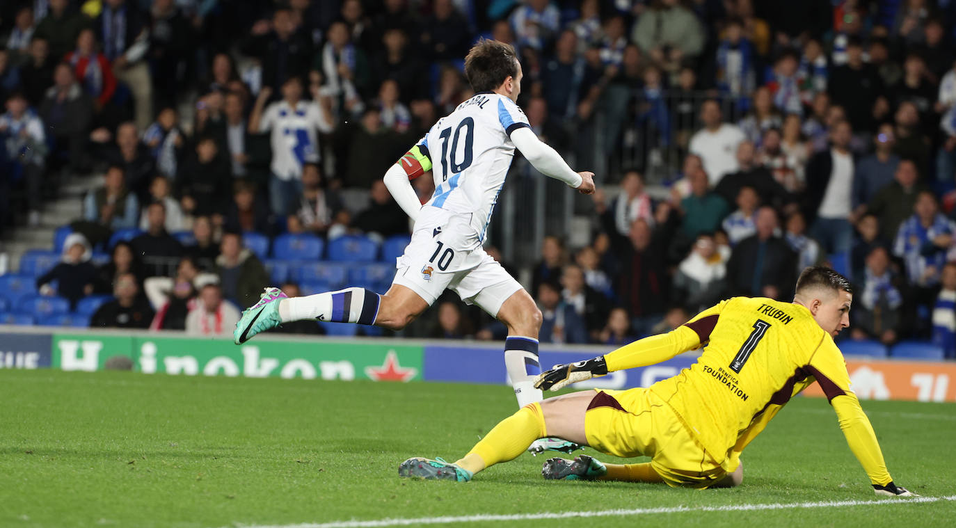 La mejores imágenes del Real Sociedad - Benfica