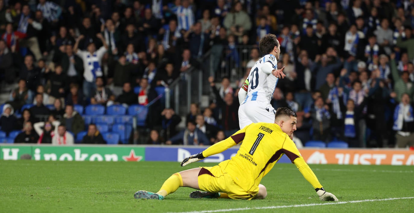 La mejores imágenes del Real Sociedad - Benfica