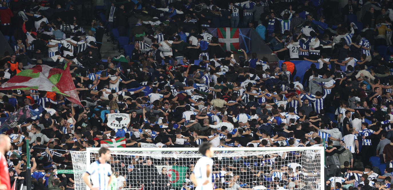 La mejores imágenes del Real Sociedad - Benfica