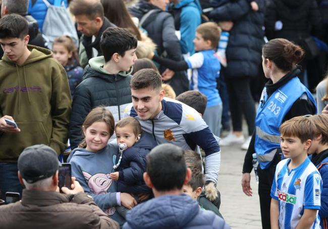 Fotos: Así ha sido el entrenamiento en Zubieta con lleno en las gradas
