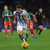 Oyarzabal, Fernández y Barrenetxea se quedan como referentes arriba