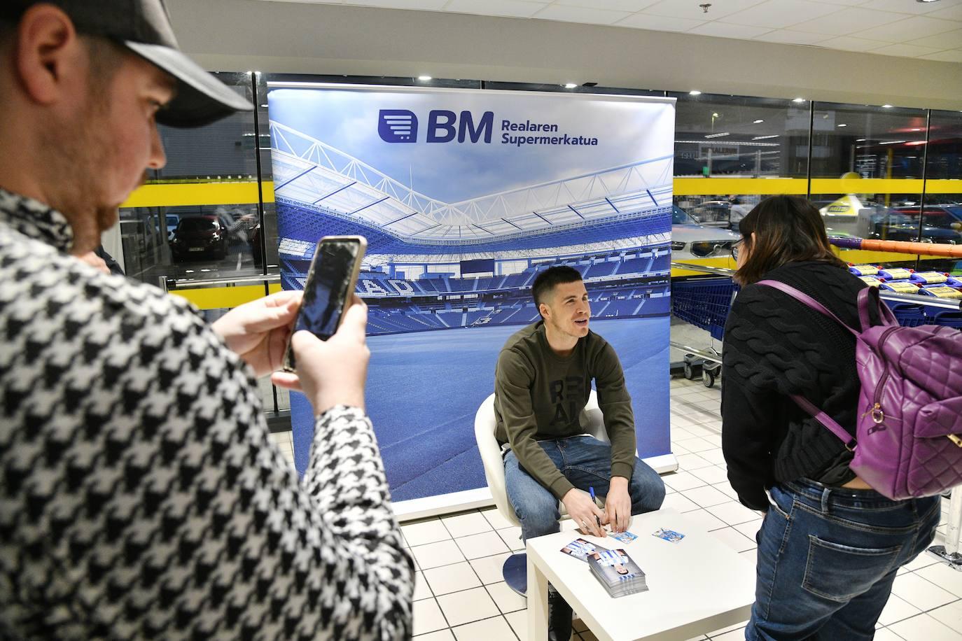 Baño de masas de Igor Zubeldia