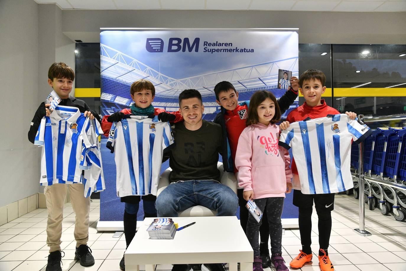 Baño de masas de Igor Zubeldia