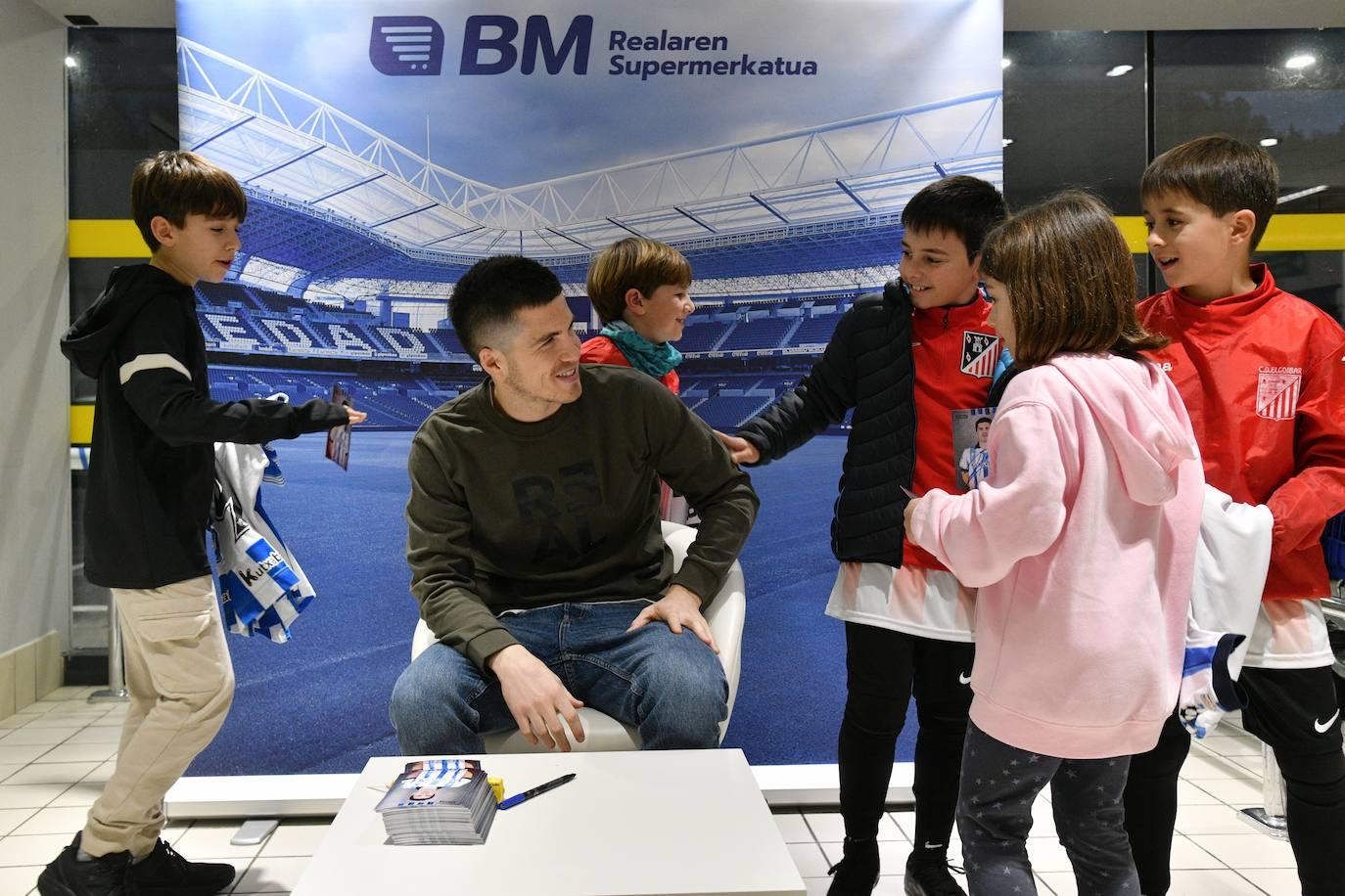 Baño de masas de Igor Zubeldia