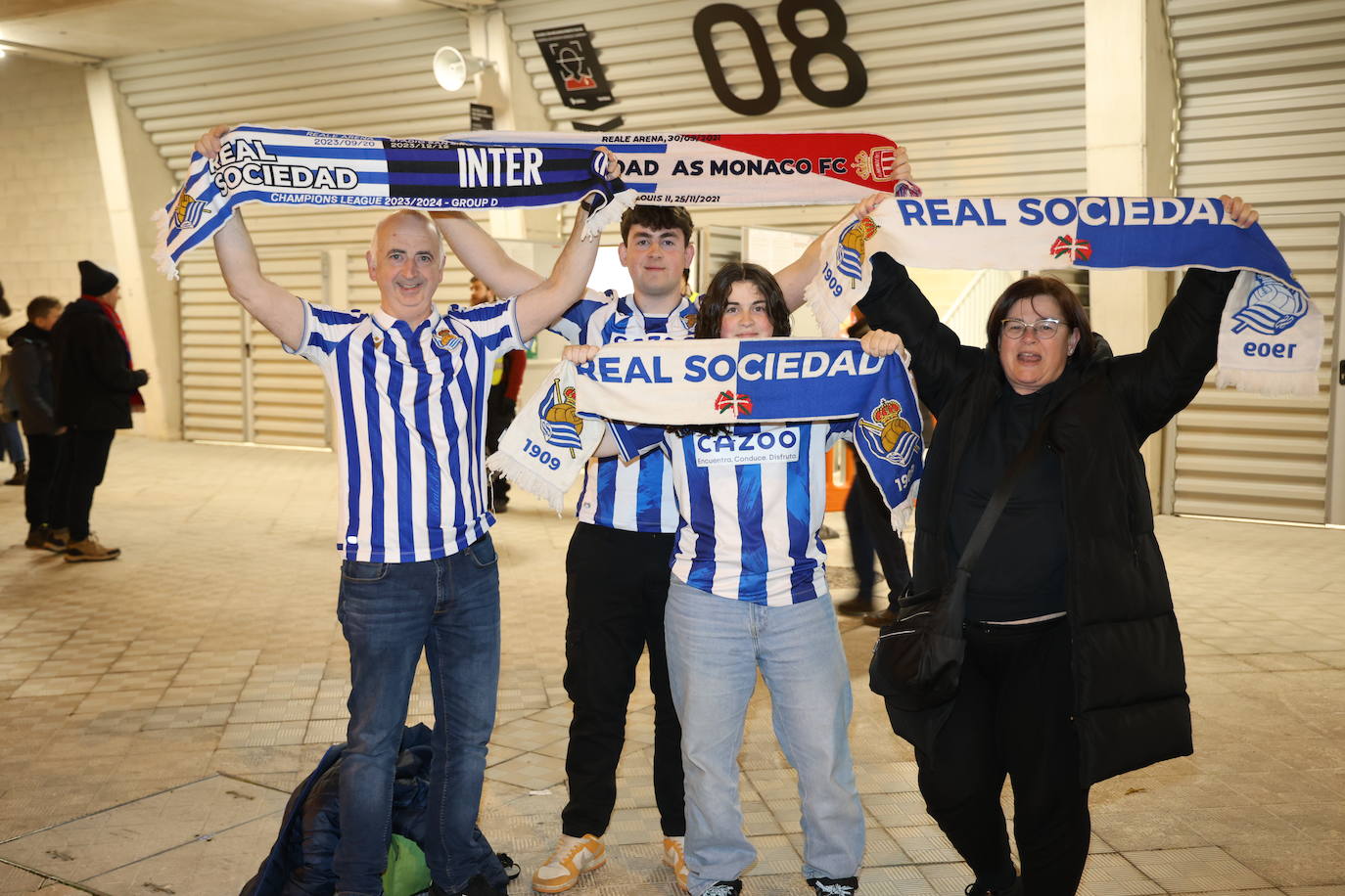 La afición de la Real no deja solo a su equipo