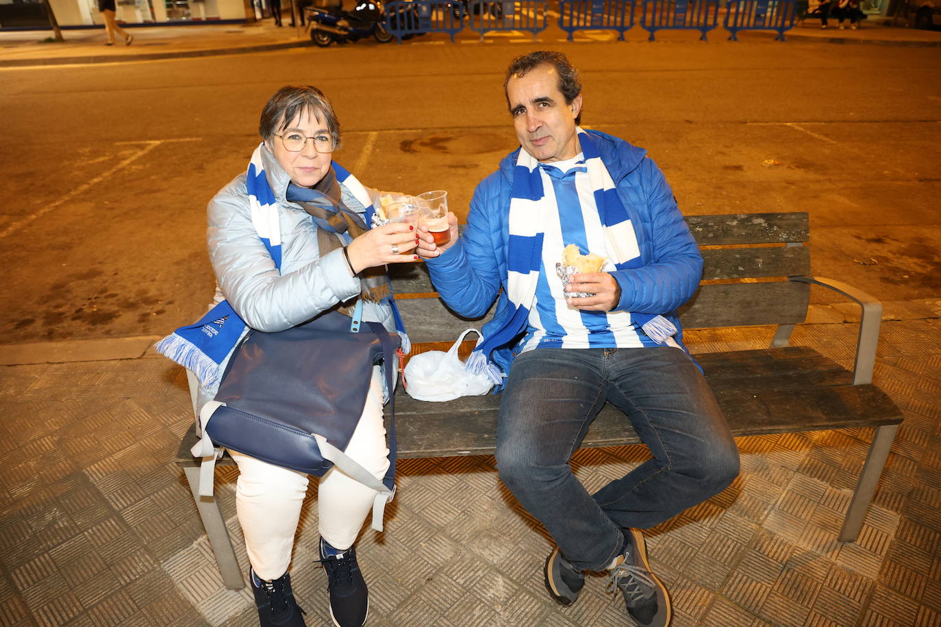 La afición de la Real no deja solo a su equipo