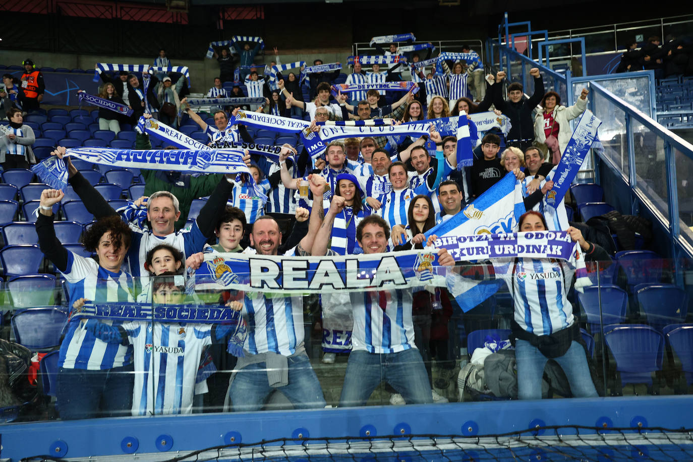 La afición txuri-urdin ya está en el Parque de los Príncipes