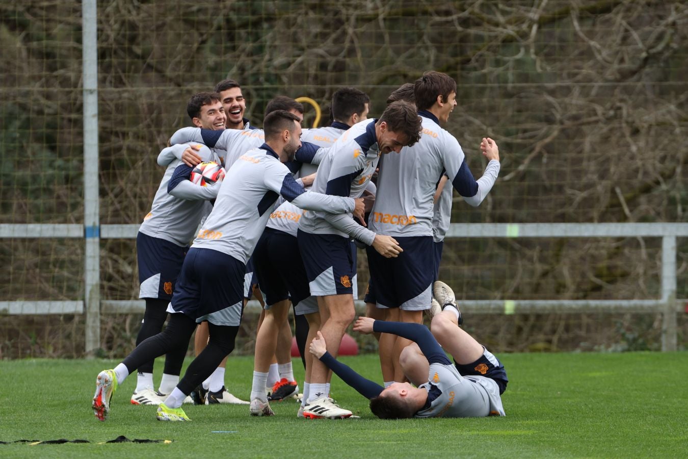 El último entrenamiento de la Real, en imágenes