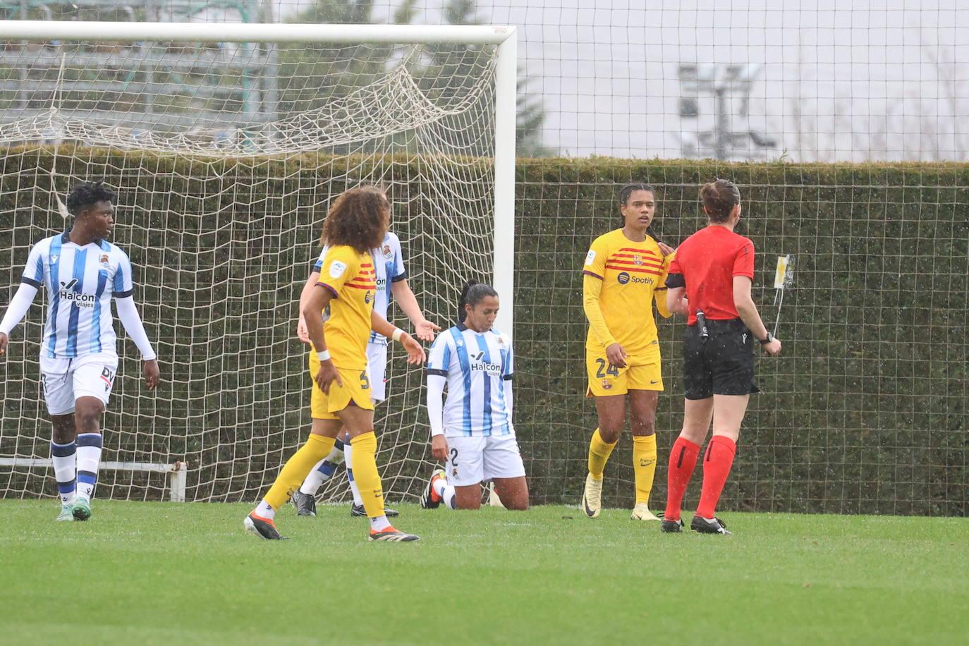 Las mejores imágenes del duelo entre la Real Sociedad y el Barcelona en Zubieta