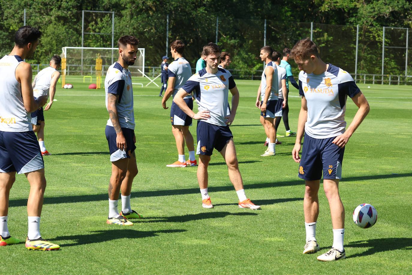 La Real entrena en Zubieta antes de medirse al Barcelona