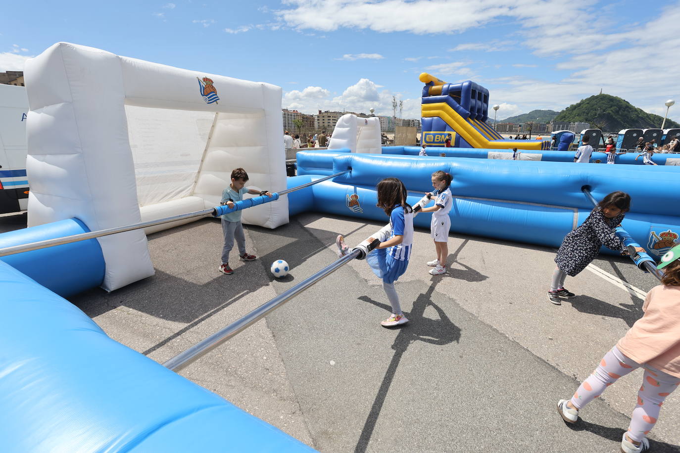 Gran ambiente en la fan zone de Sagüés