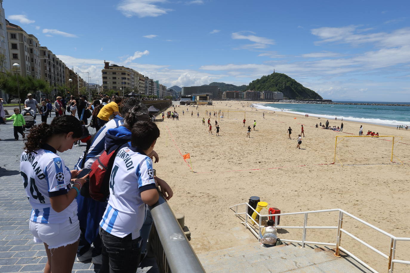 Gran ambiente en la fan zone de Sagüés