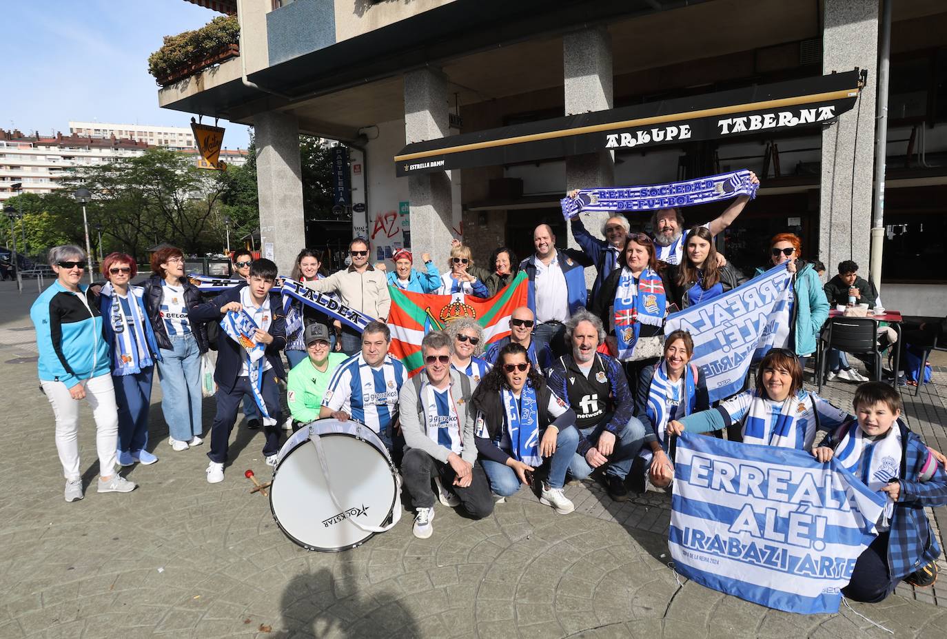 La afición txuri-urdin parte hacia Zaragoza