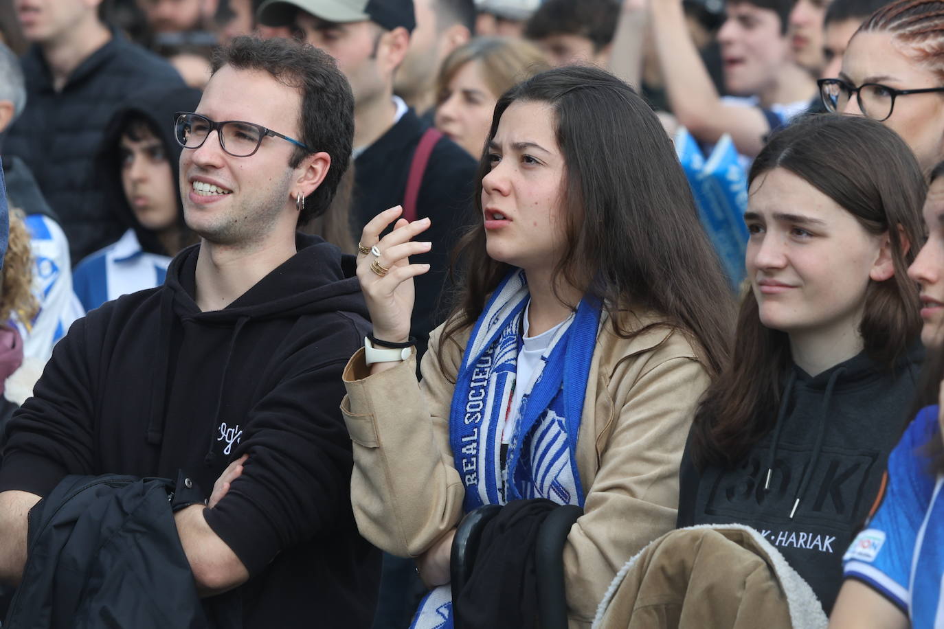 Gran ambiente en la fan zone de Sagüés