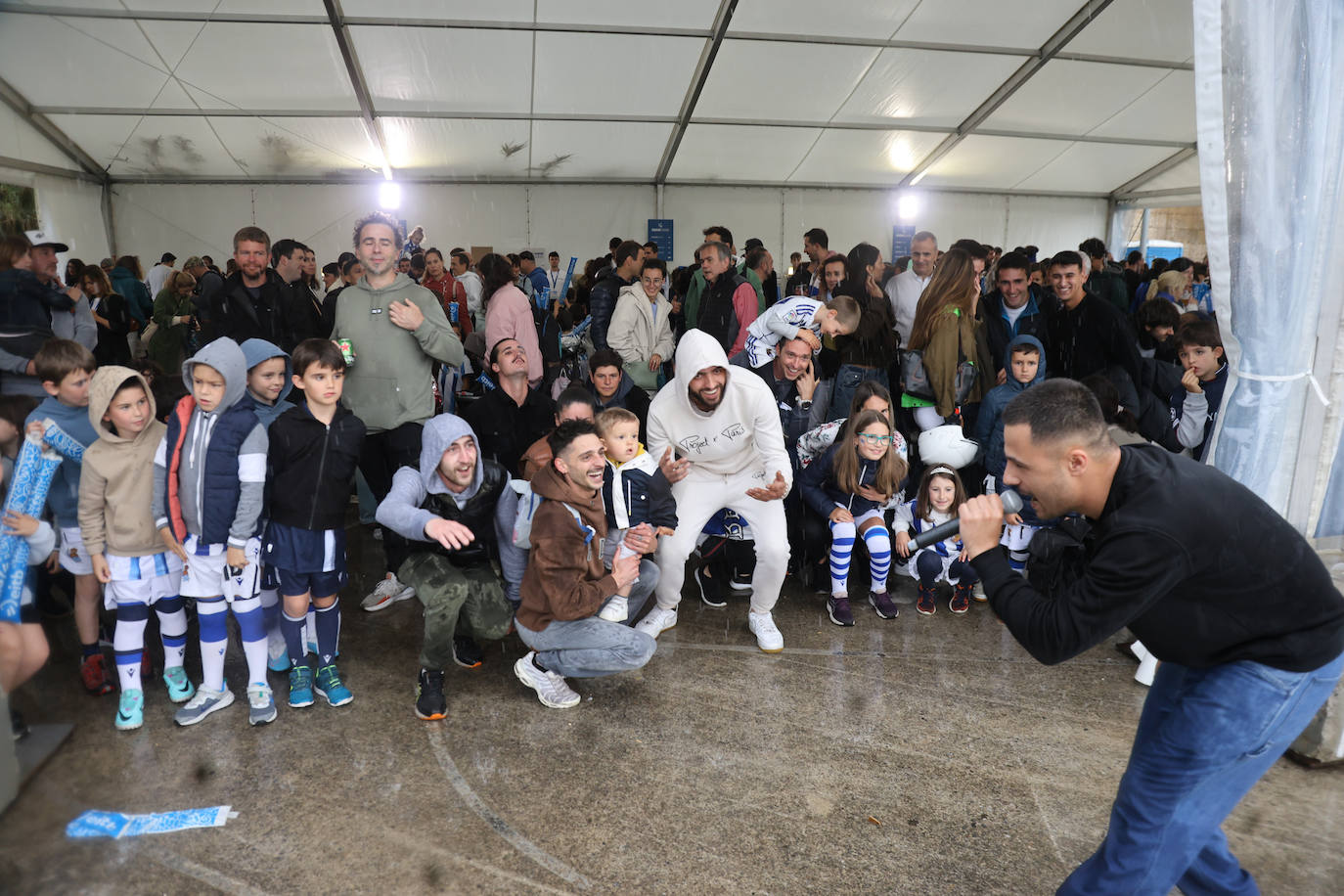 Gran ambiente en la fan zone de Sagüés