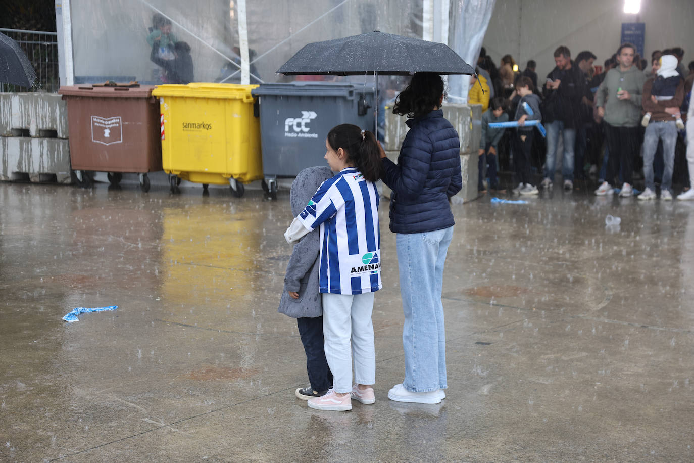 Gran ambiente en la fan zone de Sagüés