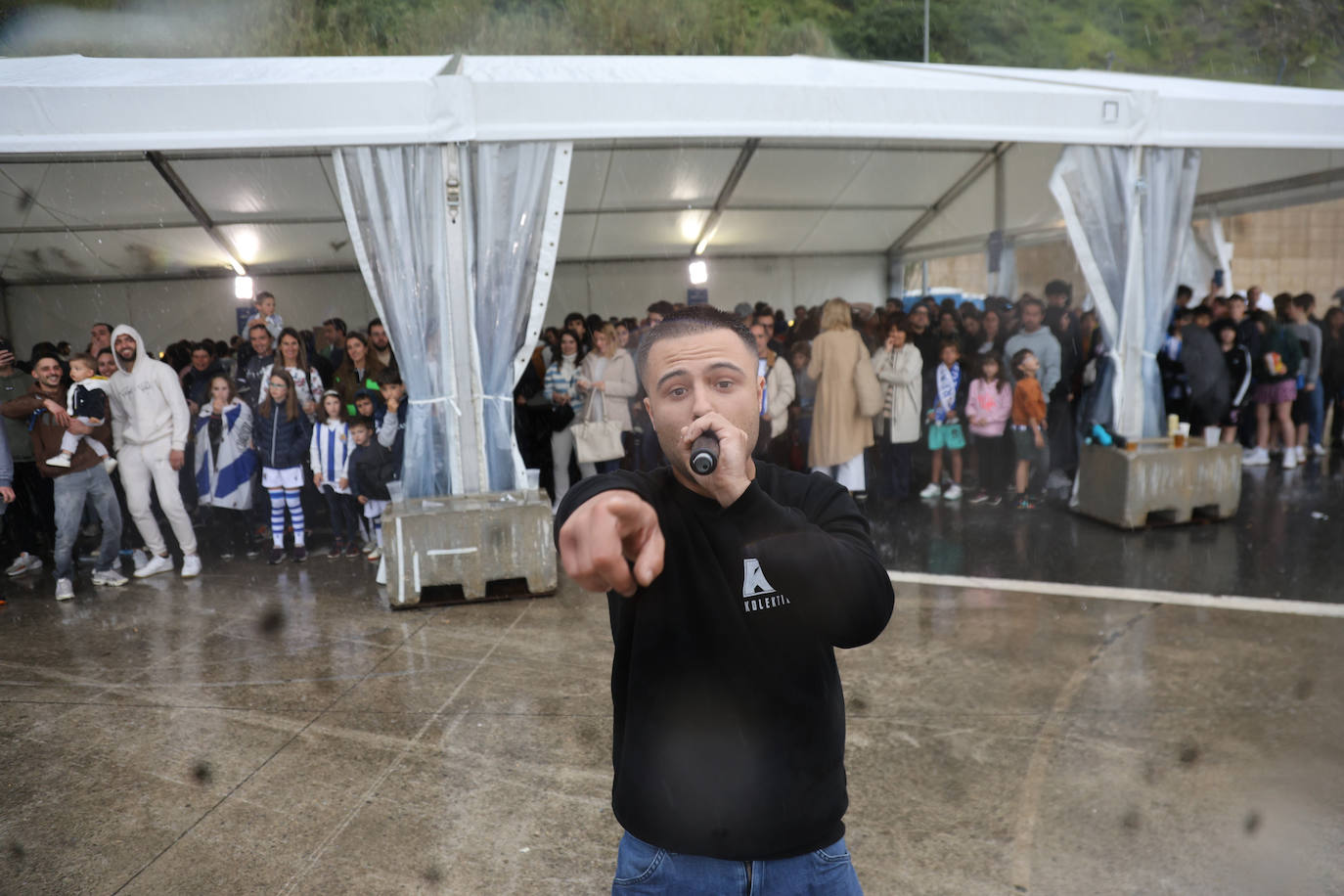 Gran ambiente en la fan zone de Sagüés