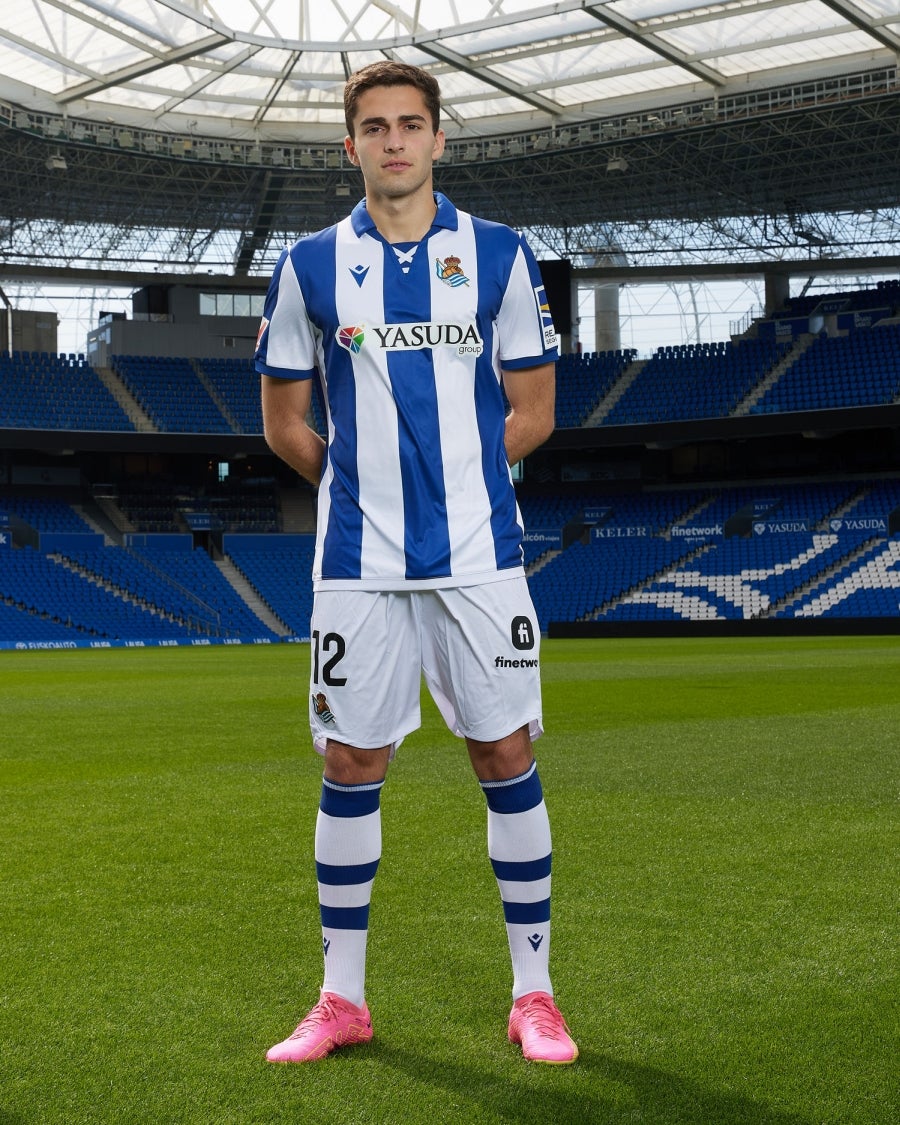 Así es la nueva equipación de la Real Sociedad
