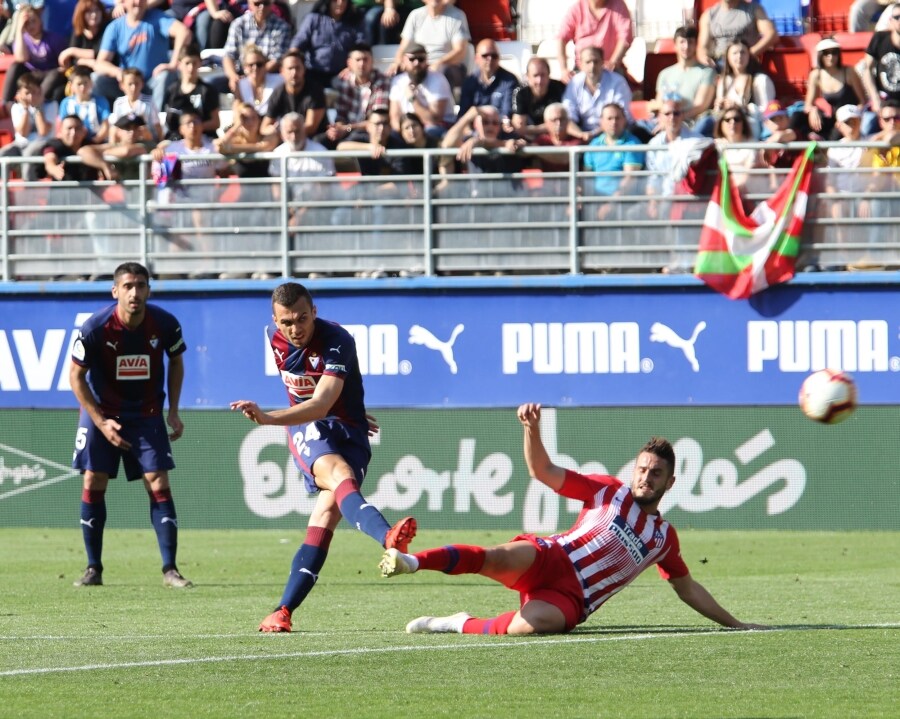 Si no fue ni a la tercera ni a la cuarta, el Eibar espera que a la quinta sí sea capaz de impedir que el Atlético de Madrid se vaya de Ipurua victorioso. 