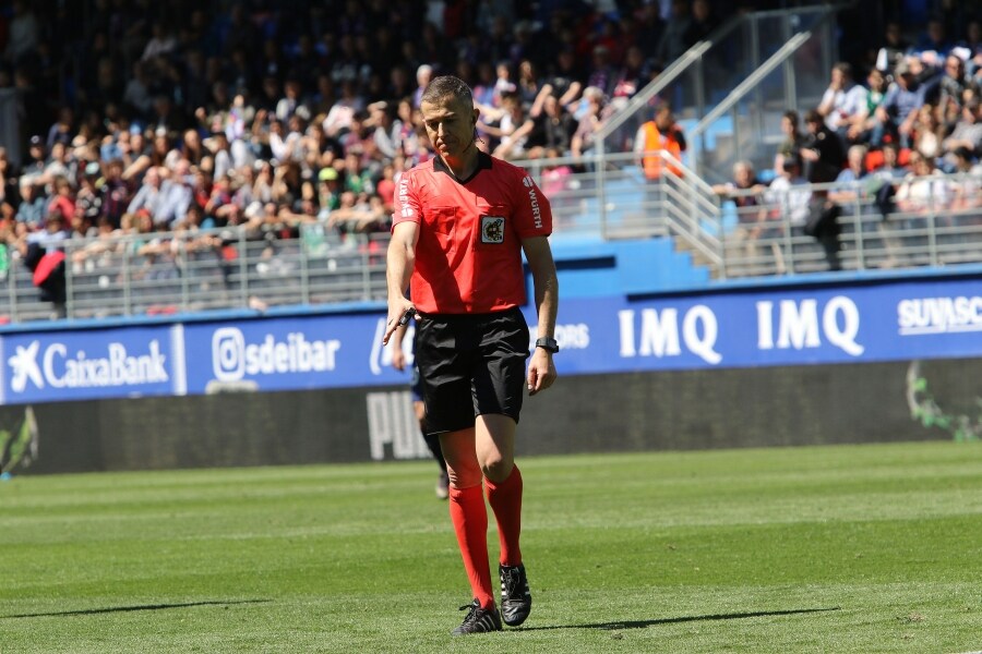 Cote ha adelantado al Eibar y sentencia el marcador (1-0) frente al Betis. 