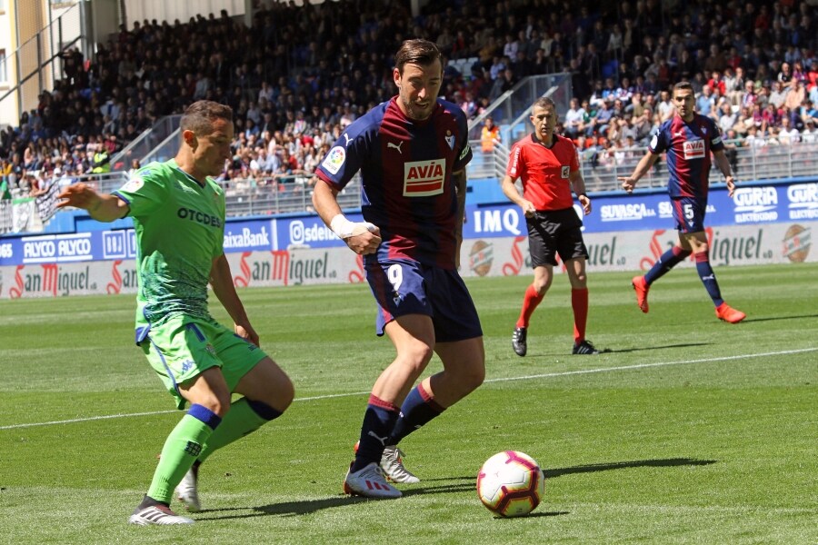 Cote ha adelantado al Eibar y sentencia el marcador (1-0) frente al Betis. 