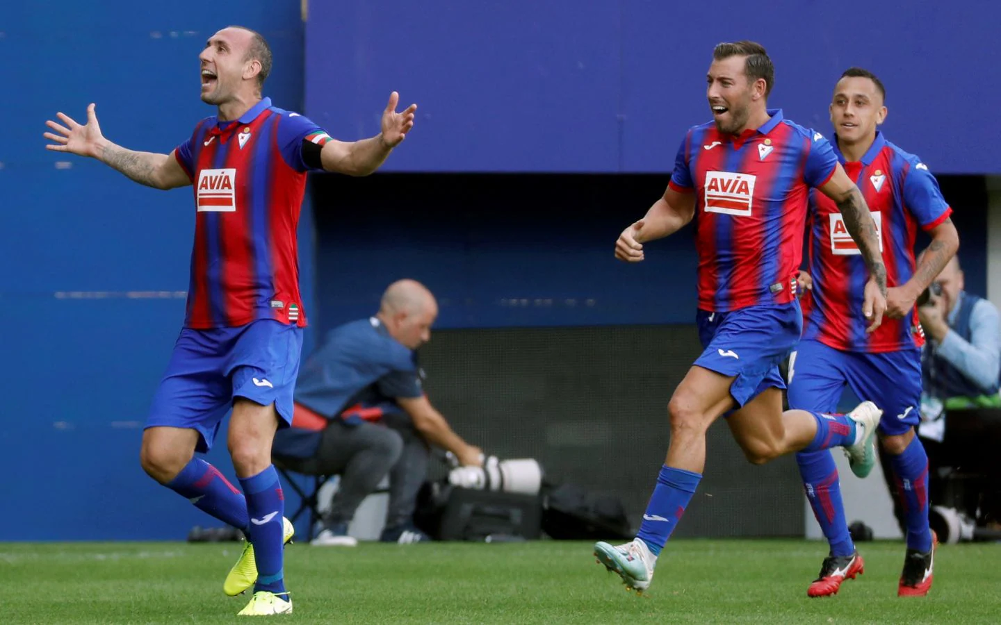 Los armeros caen en Ipurua tras remontar el Espanyol el gol inicial de Ramis (1-2)