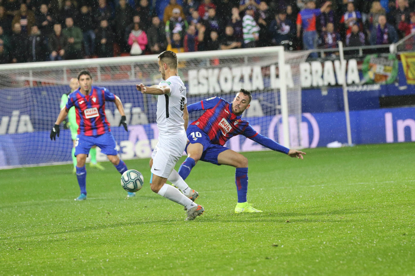 El Eibar se ha reecontrado con la victoria en Ipurua y ha vencido 3-0 al Granada.