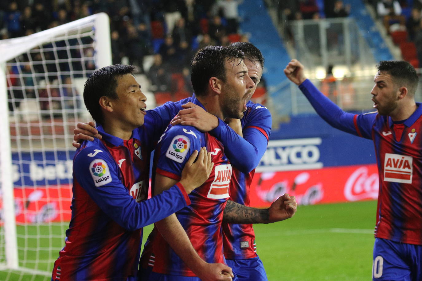 El Eibar se ha reecontrado con la victoria en Ipurua y ha vencido 3-0 al Granada.