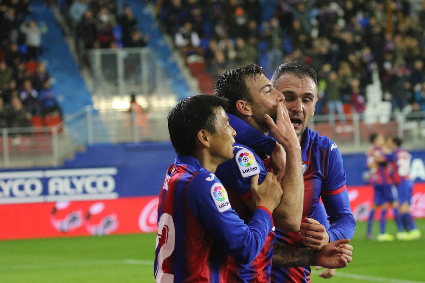 El Eibar se ha reecontrado con la victoria en Ipurua y ha vencido 3-0 al Granada.