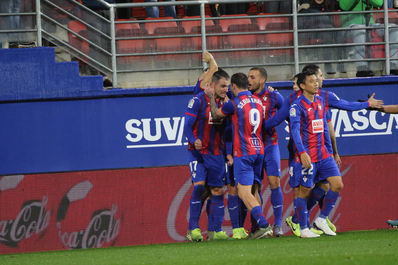 El Eibar se ha reecontrado con la victoria en Ipurua y ha vencido 3-0 al Granada.