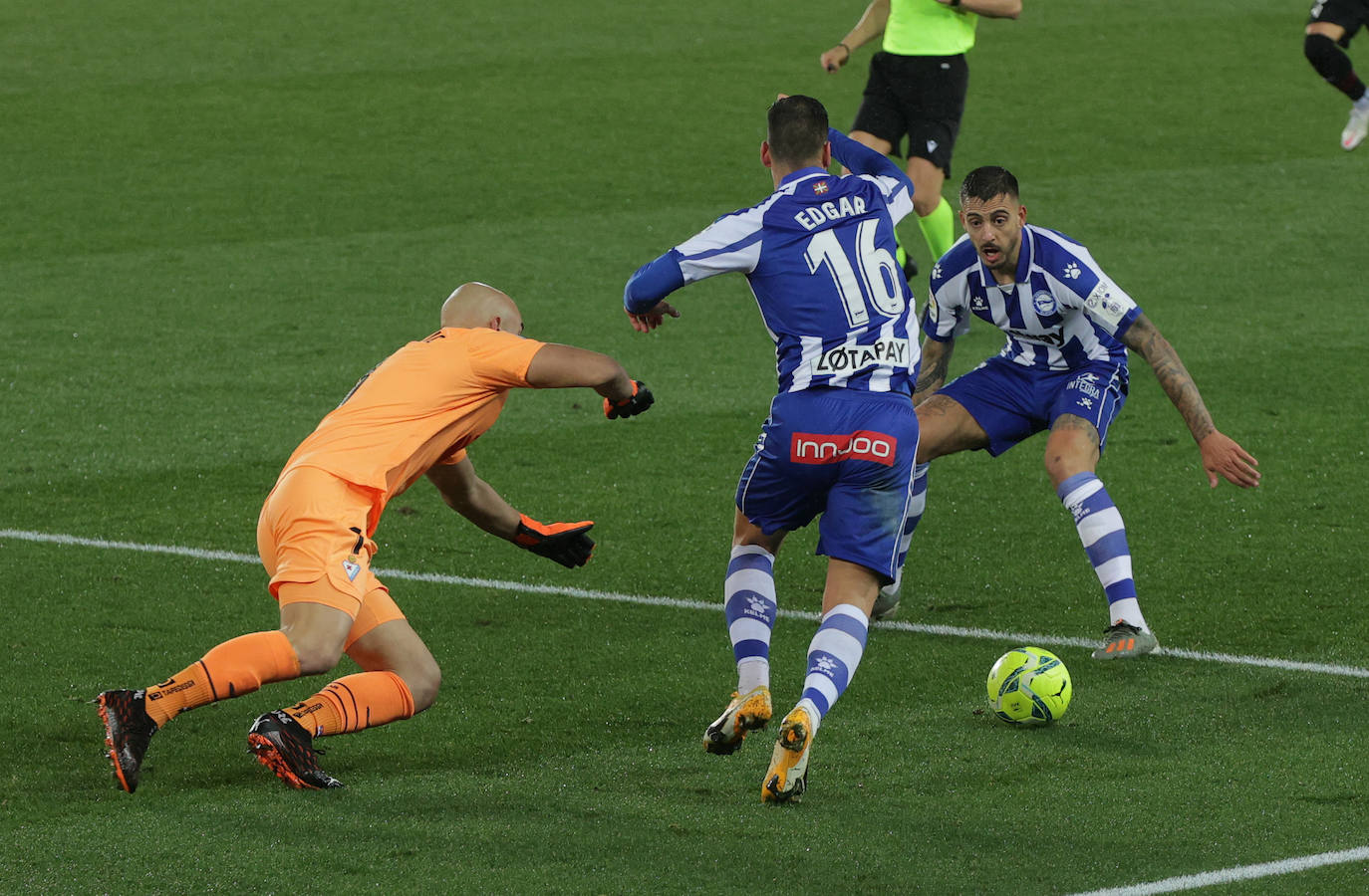 El Eibar se ha dejado tres puntos en Mendizorroza este miércoles por la noche al perder 2-1 contra el Alavés.