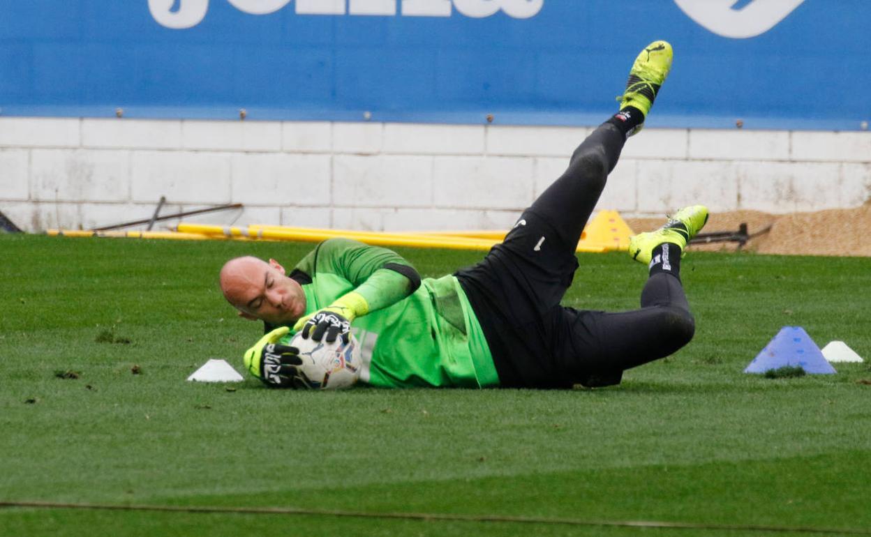 Dmitrovic durante un entrenamiento