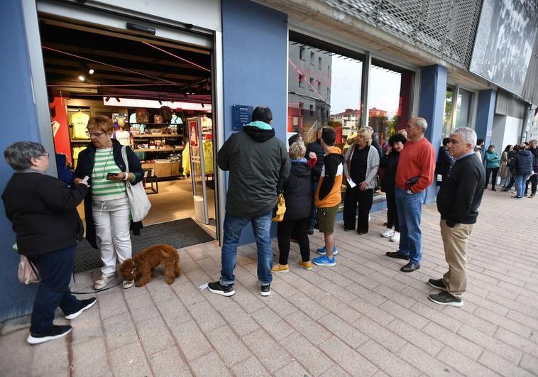 La venta de 300 entradas para Huesca desata el enfado de la afición del Eibar