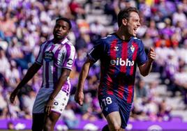 Jon Bautista celebrando su gol en Zorrilla este domingo.