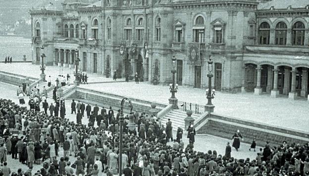 Inauguración del Ayuntamiento en 1947.