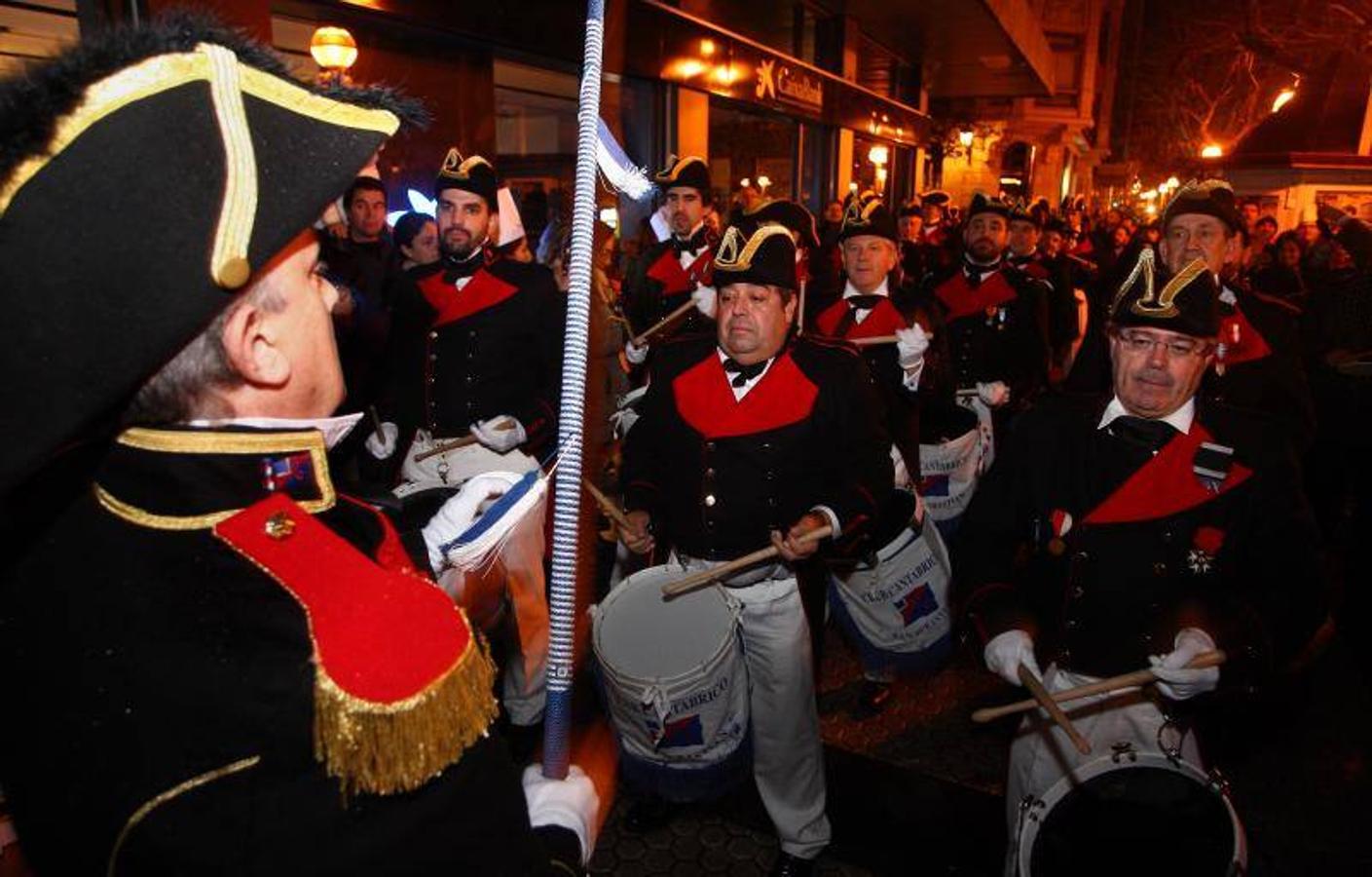Un año más la Tamborrada del Cantábrico hio sonar los tambores por las calles de Donostia
