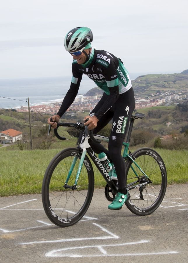 Los equipos de la Vuelta al País Vasco 2018 analizaron el recorrido de la carrera al detalle
