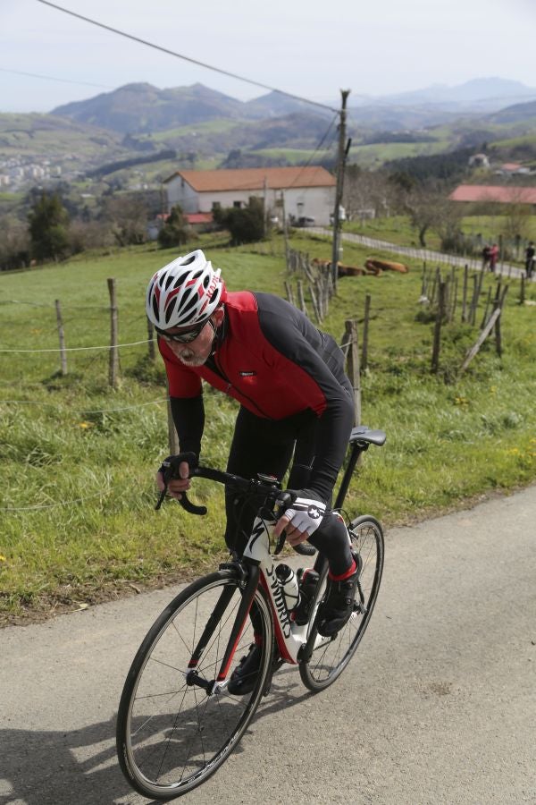 Los equipos de la Vuelta al País Vasco 2018 analizaron el recorrido de la carrera al detalle