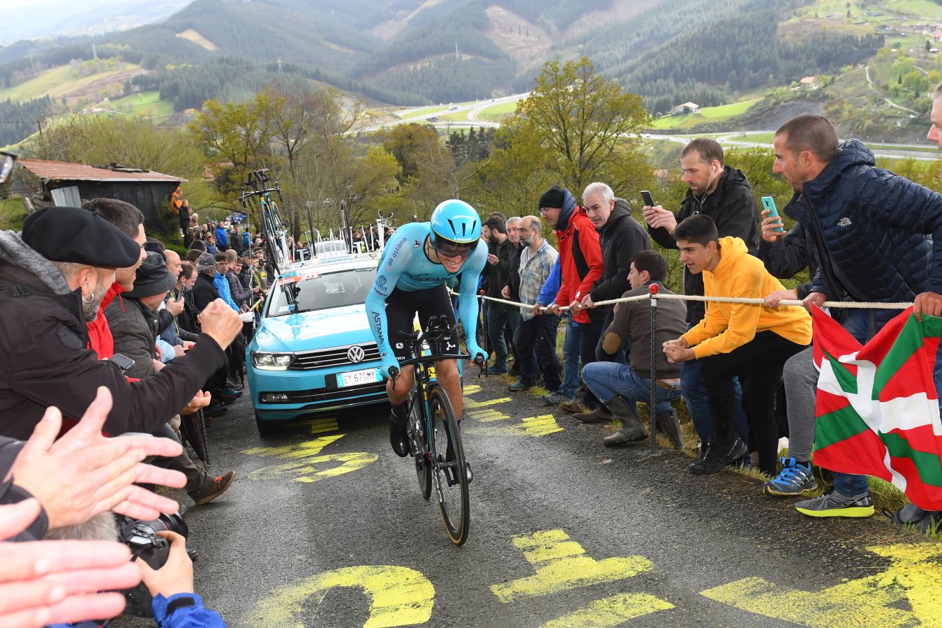 El alemán Maximilian Schachmann (Bora) ha ganado la contrarreloj de Zumarraga y se convierte en el primer líder de la Vuelta al País Vasco 2019.