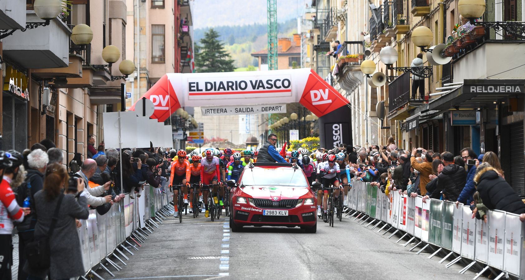 El francés del Quick-Step Julian Alaphilippe ha sido el vencedor de la segunda etapa de la Vuelta al País Vasco que ha transcurrido entre Zumarraga y Gorraitz.