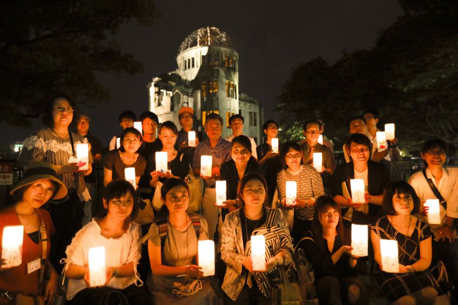 Japón ha conmemorado a las víctimas del primer bombardeo atómico de la historia, que hace 72 años destruyó la ciudad de Hiroshima, en el sur del país.